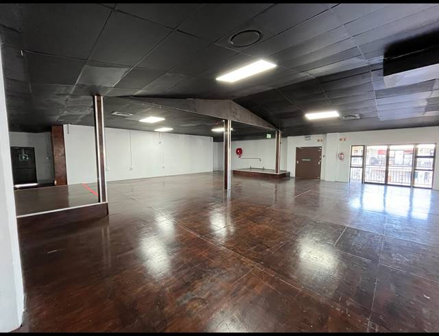 370M² BUSINESS TO LET IN PARKLANDS